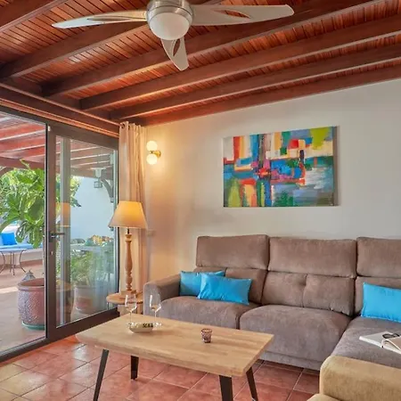 빌라 Casa Petra Peaceful & Private, Sea Views, Pool & Bbq
