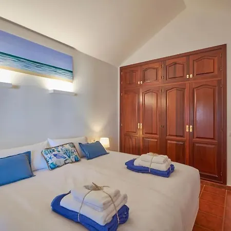 빌라 Casa Petra Peaceful & Private, Sea Views, Pool & Bbq *