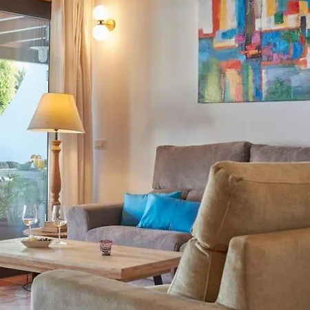 Casa Petra Peaceful & Private, Sea Views, Pool & Bbq 빌라 플라야블랑카